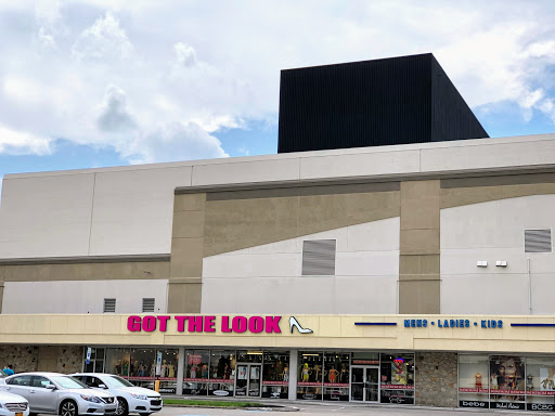 Clothing Store «Showtime Shoes - Got the Look», reviews and photos, 1000 Easton Rd #108, Wyncote, PA 19095, USA