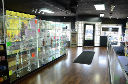 Tobacco Shop «Smokers Dream Smoke Shop/Head Shop», reviews and photos, 1577 Bardstown Rd, Louisville, KY 40205, USA