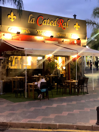 Restaurante la CatedRal - Avenida Dinamarca con calle Cípres núm.24, 29651 Las Lagunas de Mijas, Málaga, Spain