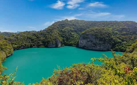 Blue Lagoon (Emerald Lake) Viewpoint image