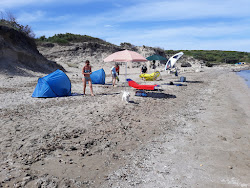 Spiaggia Di Is Benas'in fotoğrafı - rahatlamayı sevenler arasında popüler bir yer