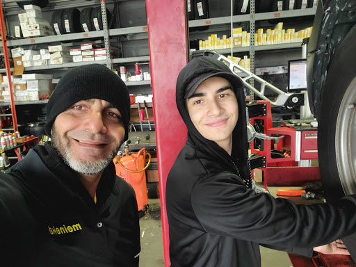 Auto Repair Shop «Meineke Car Care Center», reviews and photos, 606 E Brandon Blvd, Brandon, FL 33511, USA