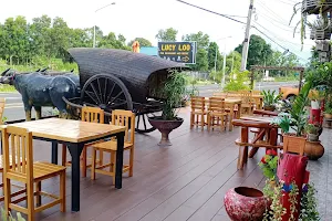 Lucy Loo Pub & Restaurant image