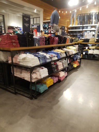 Clothing Store «Aéropostale», reviews and photos, 200 Baychester Ave, Bronx, NY 10475, USA