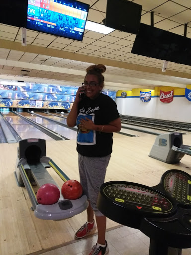 Bowling Alley «NEW Lido Lanes Toledo - Bowling Alley», reviews and photos, 865 South Ave, Toledo, OH 43609, USA