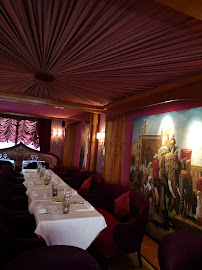 Atmosphère du Restaurant indien Karishma Lounge à Divonne-les-Bains - n°17