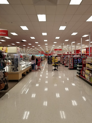 Department Store «Target», reviews and photos, 3255 Owen Rd, Fenton, MI 48430, USA