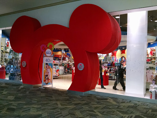 Disney Store, 248 Orland Square Dr, Orland Park, IL 60462, USA, 
