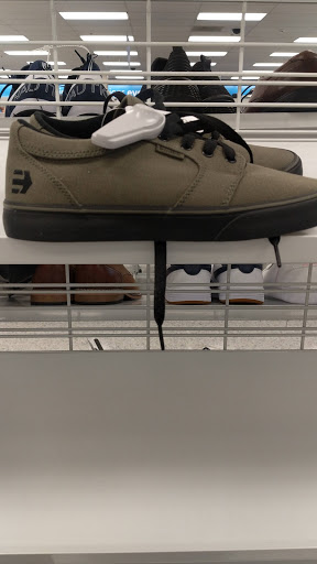 Clothing Store «Ross Dress for Less», reviews and photos, 1580 Foothill Blvd, La Verne, CA 91750, USA