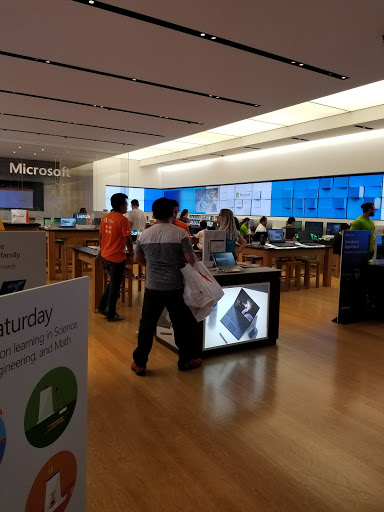 Computer Store «Microsoft Store - Dadeland Mall», reviews and photos, 7535 Dadeland Mall Cir W #2416, Miami, FL 33156, USA
