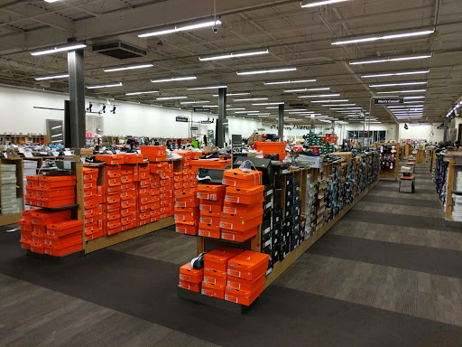 Shoe Store «DSW Designer Shoe Warehouse», reviews and photos, 345 Rockaway Turnpike, Lawrence, NY 11559, USA