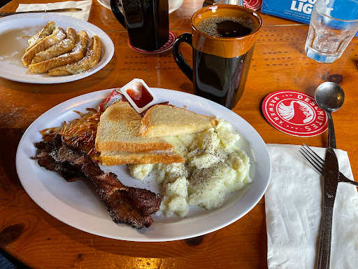 Bar & Grill «Snug Harbor Bar and Grill», reviews and photos, 5001 SW Hwy 101, Lincoln City, OR 97367, USA