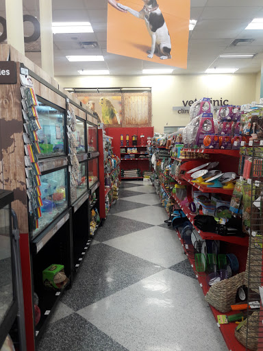 Pet Supply Store «Petco Animal Supplies», reviews and photos, 3525 W Victory Blvd, Burbank, CA 91505, USA