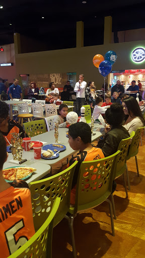 Restaurant «Main Event Entertainment», reviews and photos, 24401 Katy Fwy, Katy, TX 77493, USA