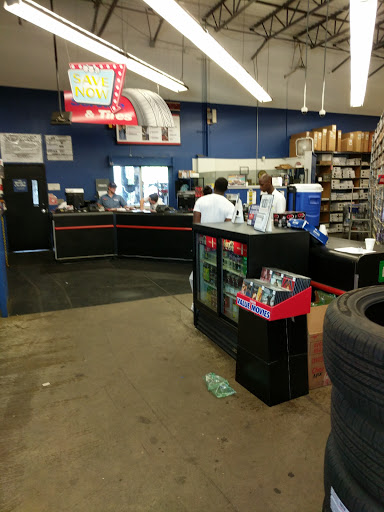 Auto Parts Store «Pep Boys Auto Parts & Service», reviews and photos, 1006 New Britain Ave, West Hartford, CT 06110, USA