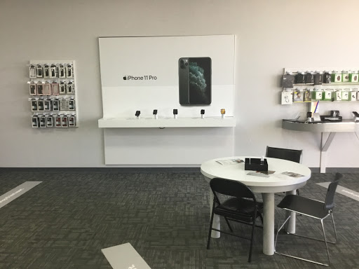 Cell Phone Store «GoWireless Verizon Authorized Retailer», reviews and photos, 2707 Hubbard Rd, Madison, OH 44057, USA