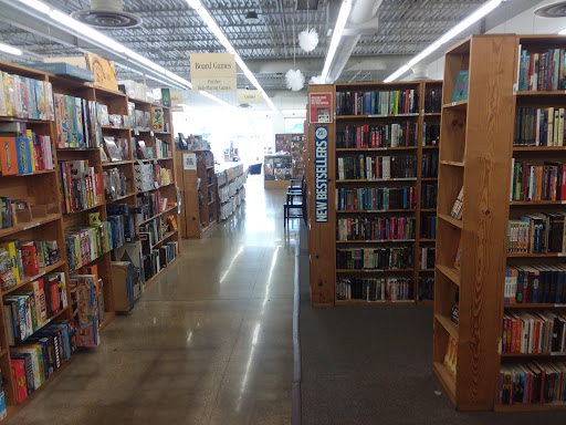 Book Store «Half Price Books», reviews and photos, 31 Orland Square Dr, Orland Park, IL 60462, USA