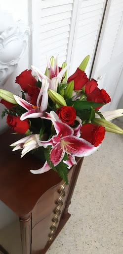 Florist «Omel Flowers», reviews and photos, 5898 W 16th Ave, Hialeah, FL 33012, USA