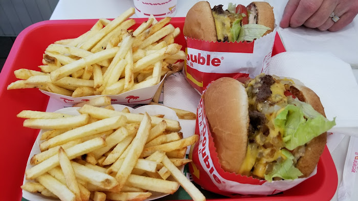 Hamburger restaurant near Starlight Inn Canoga Park