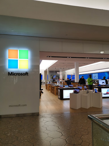 Computer Store «Microsoft Store - Westfarms», reviews and photos, 211 W Farms Mall, Farmington, CT 06032, USA