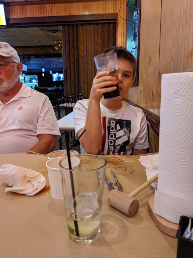 Seafood Restaurant «Hilltop Crab House», reviews and photos, 8980 Gap Newport Pike, Toughkenamon, PA 19374, USA