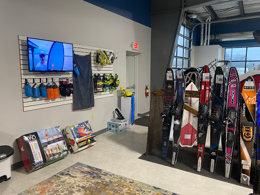 Boat Dealer «Buckeye Sports Center», reviews and photos, 4610 State Rd, Peninsula, OH 44264, USA
