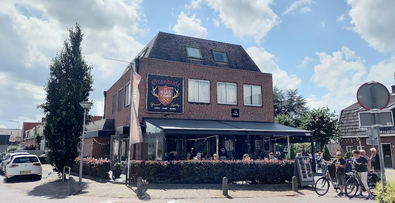GrandCafe de Huiskamer, Bar, Putten
