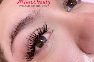 Mini Beauty Eyelash image