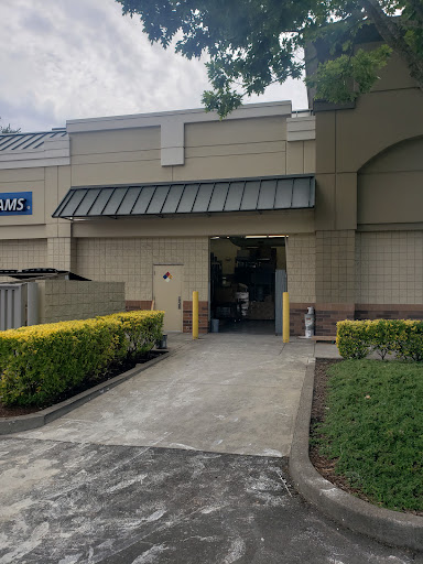 Paint Store «Sherwin-Williams Paint Store», reviews and photos, 1530 N Pacific Hwy #170, Woodburn, OR 97071, USA