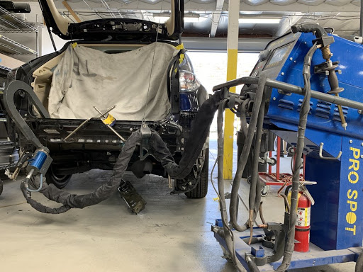 Auto Body Shop «Torrey Pines Collision Center», reviews and photos, 11633 Sorrento Valley Rd, San Diego, CA 92121, USA