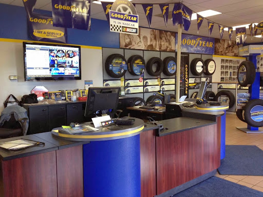 Auto Repair Shop «C & E Tire And Auto Service», reviews and photos, 11901 Indian Rocks Rd, Largo, FL 33774, USA