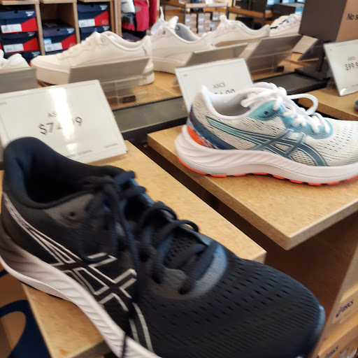 Shoe Store «DSW Designer Shoe Warehouse», reviews and photos, 43 Middlesex Turnpike, Burlington, MA 01803, USA