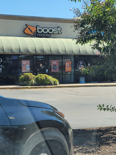 Cell Phone Store «Boost Mobile Store by UniversalMobile Inc», reviews and photos, 617 S Cumberland St d, Lebanon, TN 37087, USA
