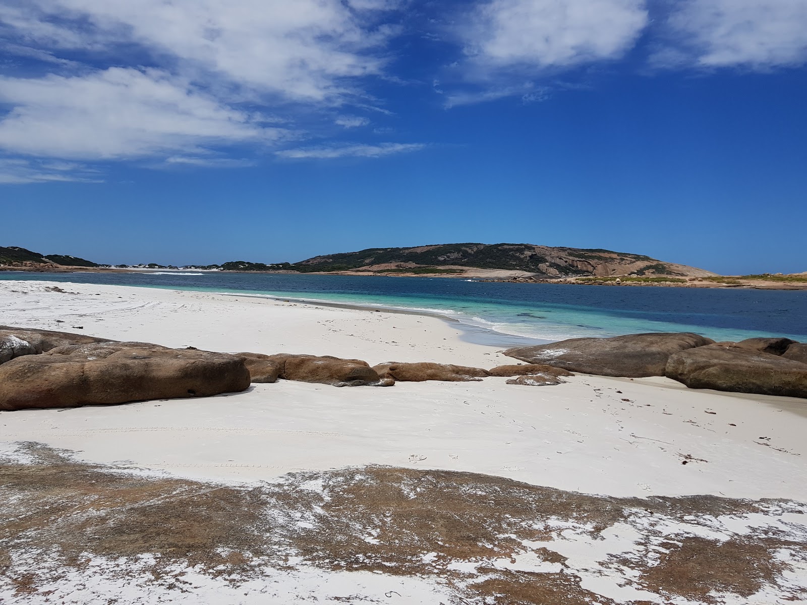 Photo de Little Wharton Beach - endroit populaire parmi les connaisseurs de la détente