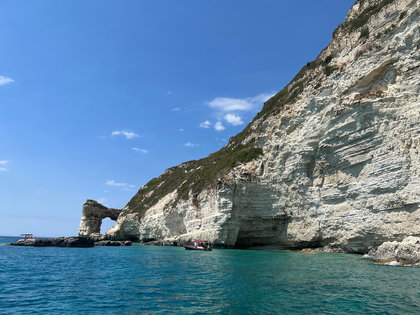 Foto di Tripitos Arch Beach e il suo bellissimo paesaggio