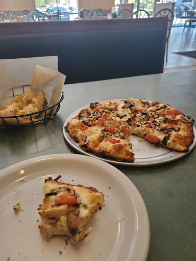 Pizza Restaurant «Round Table Pizza», reviews and photos, 202 9th St, Marysville, CA 95901, USA