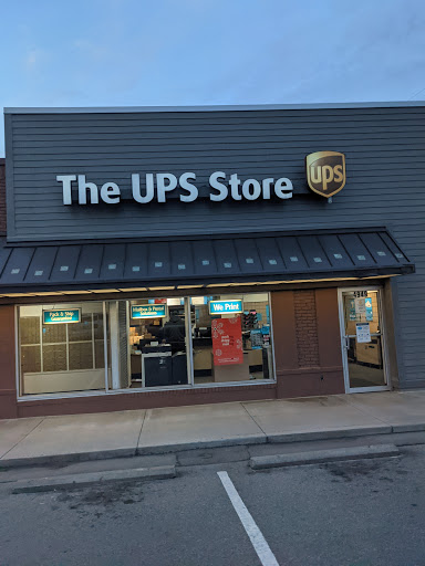 Shipping and Mailing Service «The UPS Store», reviews and photos, 4949 Old Brownsboro Rd, Louisville, KY 40207, USA