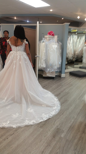 Bridal Shop «Ballew Bridal & Formal Salon», reviews and photos, 547 W Poplar Ave, Collierville, TN 38017, USA