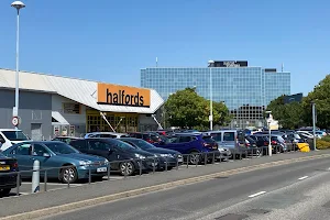 County Oak Retail Park image