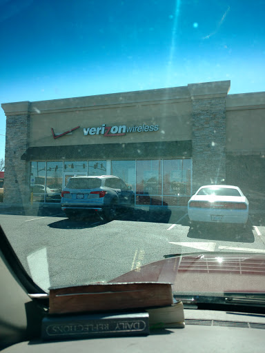Cell Phone Store «Verizon», reviews and photos, 3945 N Gloster St, Tupelo, MS 38804, USA