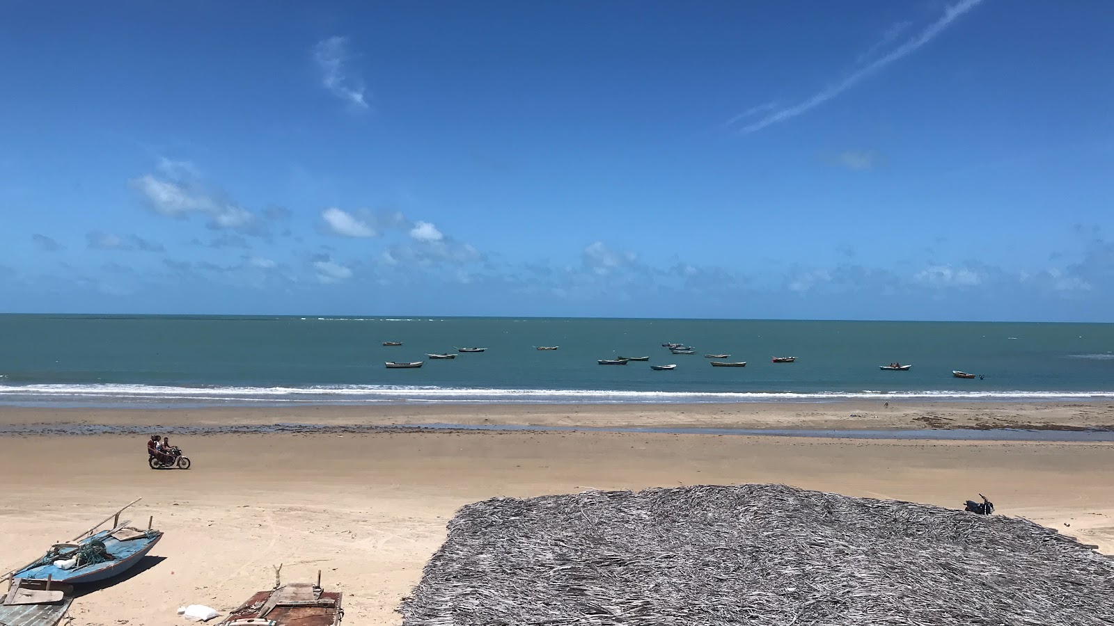 Foto van Praia de Apiques met turquoise puur water oppervlakte