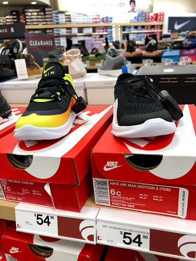 Shoe Store «Famous Footwear», reviews and photos, 835 E Baltimore Pike, Kennett Square, PA 19348, USA