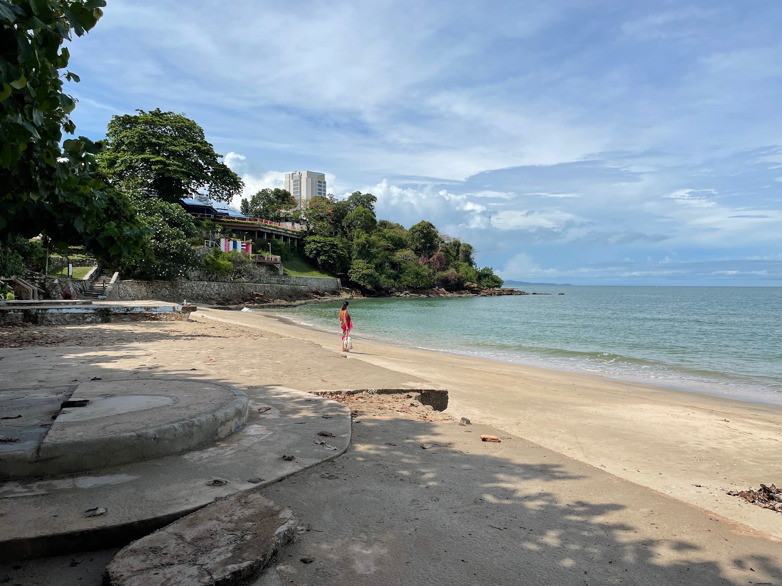 Photo of Paradise Beach with partly clean level of cleanliness