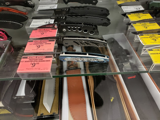 Sporting Goods Store «Big 5 Sporting Goods - Fresno», reviews and photos, 5488 N Blackstone Ave, Fresno, CA 93710, USA