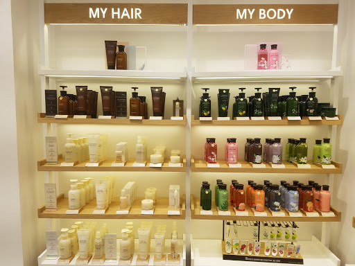 Stores to buy natural cosmetics Ho Chi Minh