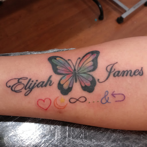 Tattoo Shop «Heaven or Hell tattoos and piercings», reviews and photos, 520 Parker Rd # B, Fairfield, CA 94533, USA