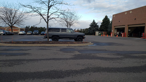 Tire Shop «Discount Tire Store - Howell, MI», reviews and photos, 3480 E Grand River Ave, Howell, MI 48843, USA