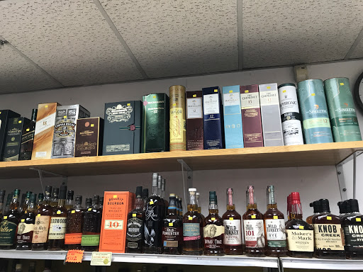 Liquor Store «Buy Low Liquor Store», reviews and photos, 3360 W Montrose Ave, Chicago, IL 60618, USA