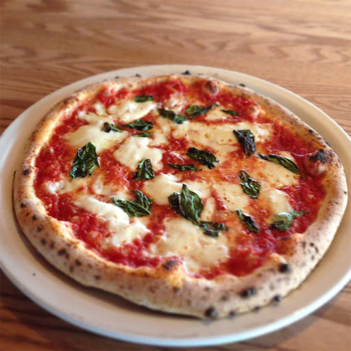 Famoso Neapolitan Pizzeria - McKenzie Towne