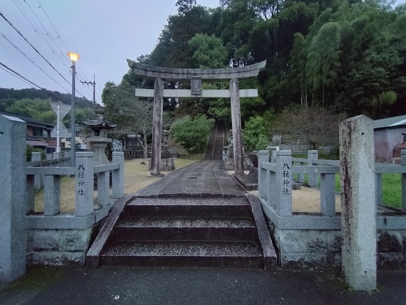八柱神社の桜
